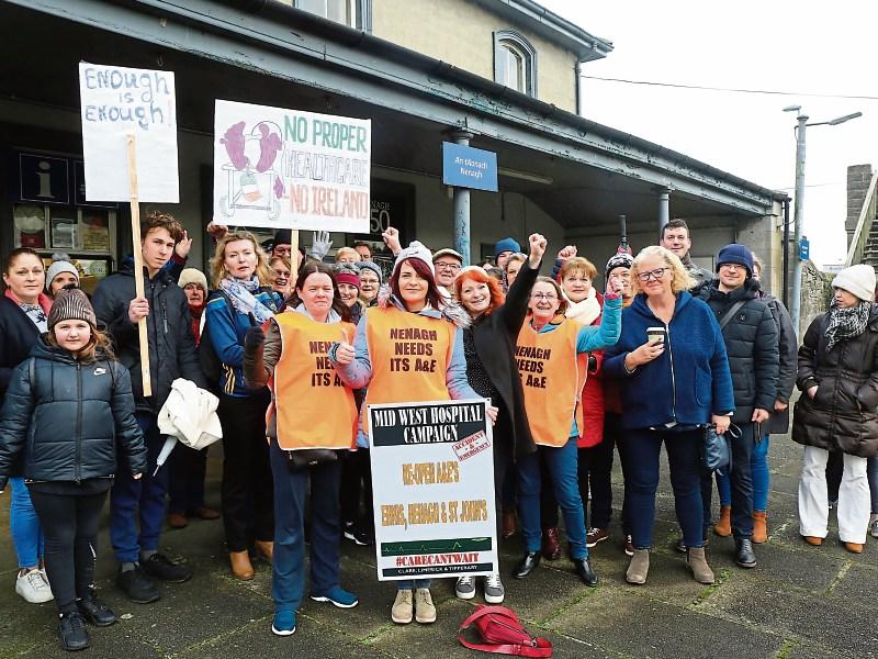 Tipperary campaigners join hospital protest