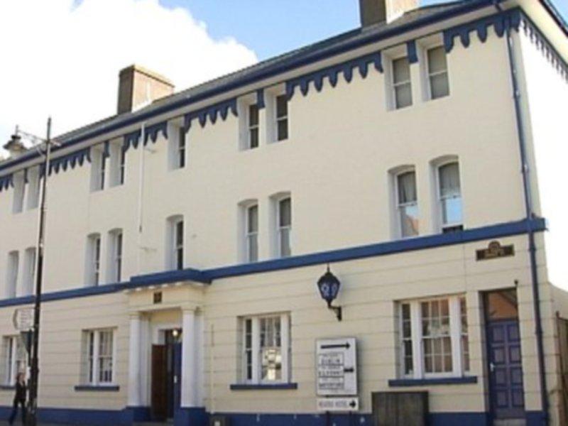 Man arrested in relation to break-ins to cars in Clonmel early this morning 