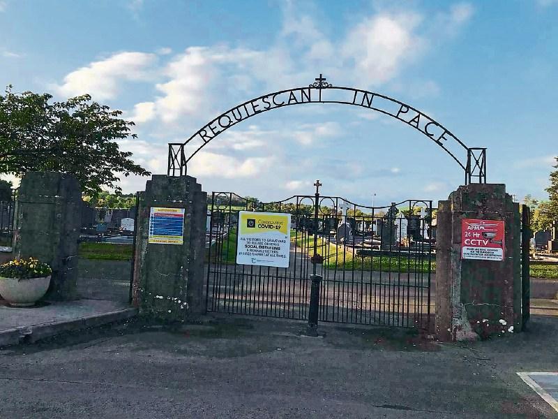 Councillor criticises erection of structures contravening bylaws at county Tipperary cemetery