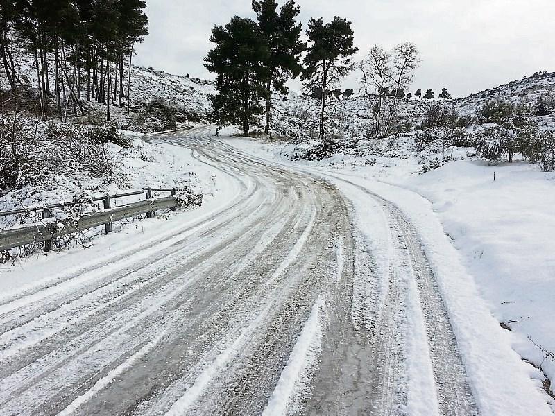 Tipperary weather warning - high winds, gales, snow and ice forecast for today and tonight