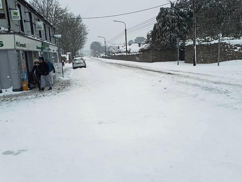 Tipperary roads remain treacherous as snow continues to fall