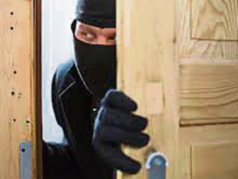 Burglars steal cash from Co. Tipperary primary school 