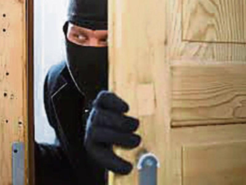 Burglars flee Tipperary Town store when fire alarm goes off