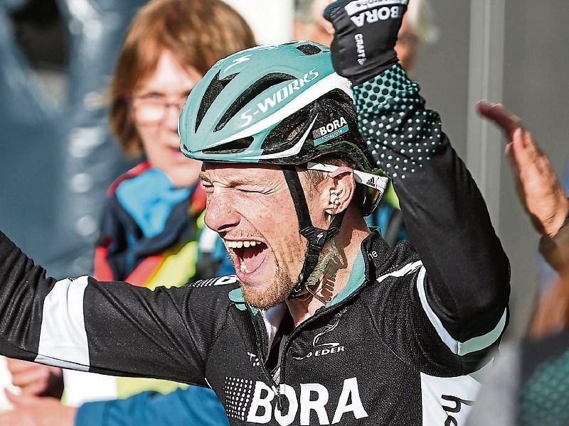 Tipperary cyclist Sam Bennett wins Stage Seven in Giro d'Italia