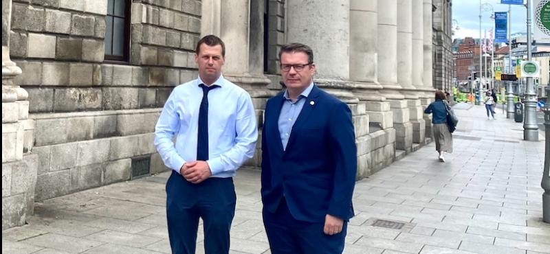 Deputy Kelly stands with 'brave' O'Meara family from Toomevara on pension fight
