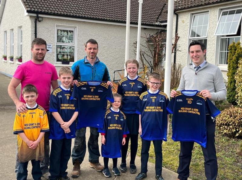 Tipperary village delighted with "Grant" of new jerseys for the school