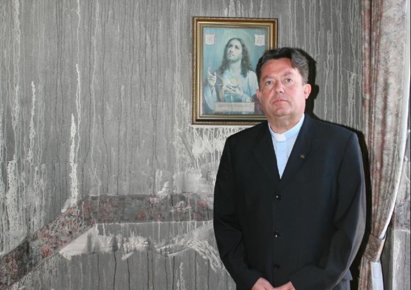Carrick-on-Suir people voice support for Fr Richard in controversy over his departure from priesthood