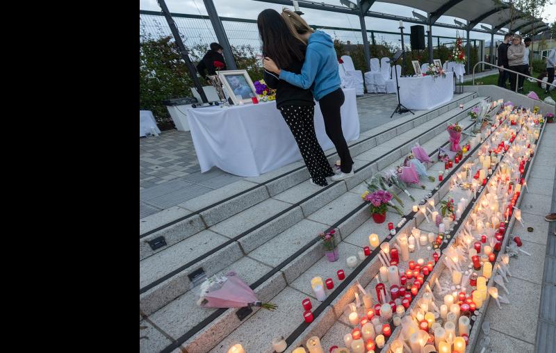 Thousands gather in Clonmel for prayer vigil in memory of four young people killed in tragic accident 