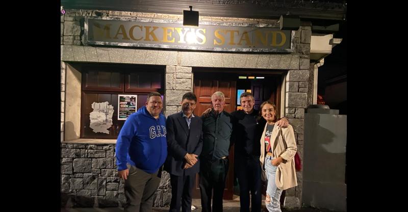 IN PICTURES: Snooker great Jimmy White visits Mackey&rsquo;s Bar Thurles