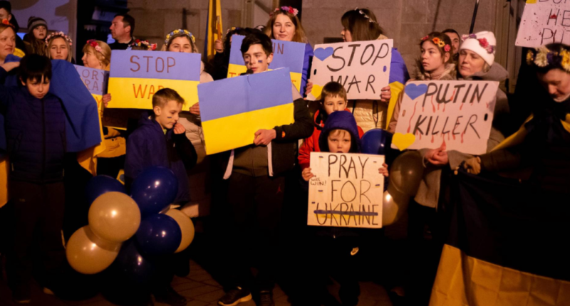 Cashel Arts Festival hosts rally in solidarity the people of Ukraine 