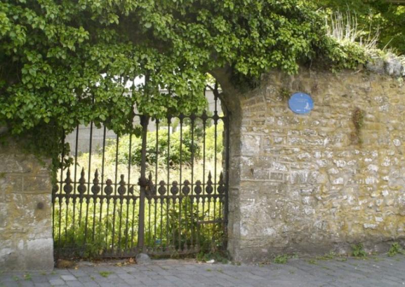 Headstones falling over in Tipperary graveyard - Appeal to make them safe