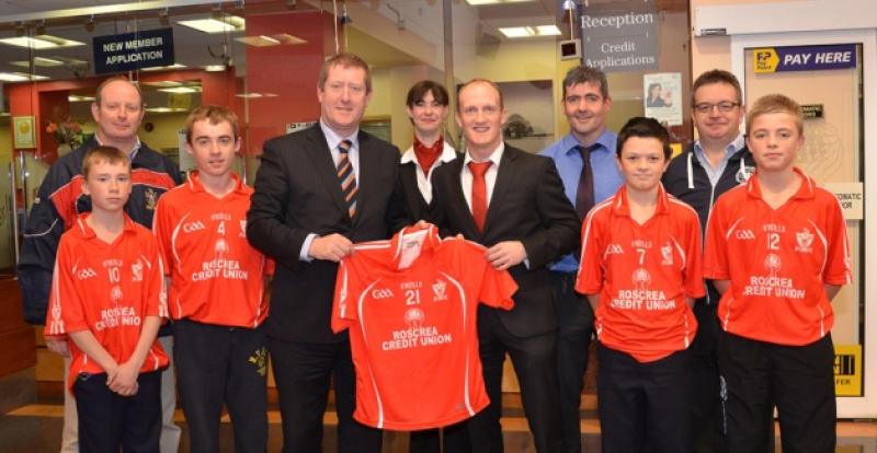 Roscrea Credit Union Sponsor Jerseys for roscrea GAA Juveniles U/14L/R: Luke Cashin, Jason Gilmartin, Mark Mc Loughlin ,(Juveniles Sec) Brian King C/U Manager Eoin Dooley, Liam Seacy. Back Row: Dermot Maloney, Siobhan Maloney, David Dooley , Pat McGee.