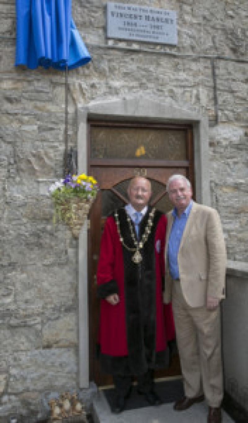 Mayor Billy Shoer and Marty Whelan at the unveiling of the plaque to Vincent Hanley at the Hanley home in Kickham Street, Clonmel.