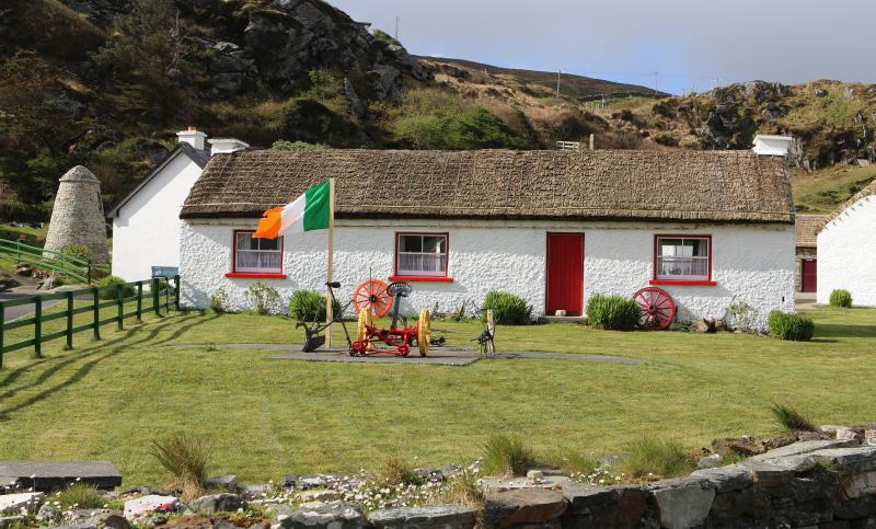 Tipperary village invitation - Come along and learn cúpla focal  - Is leatsa í