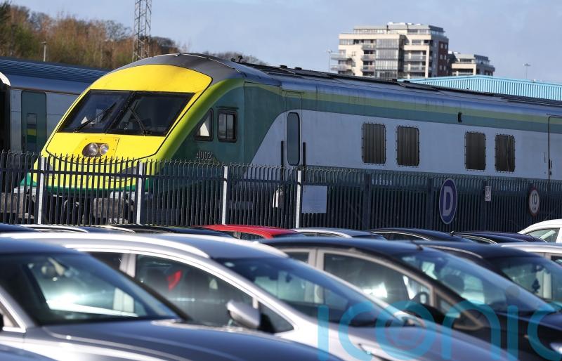 Cut in public transport fares likely to continue into next year, confirms Taoiseach