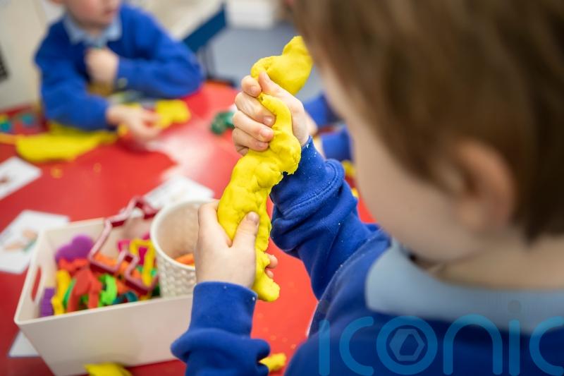 Govt wants to 'significantly lower' childcare fees for parents - Tánaiste