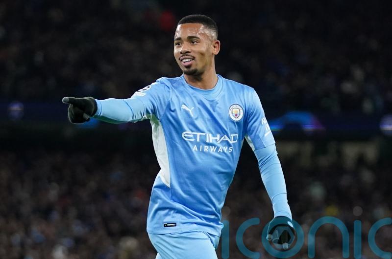 Arsenal complete signing of Manchester City striker