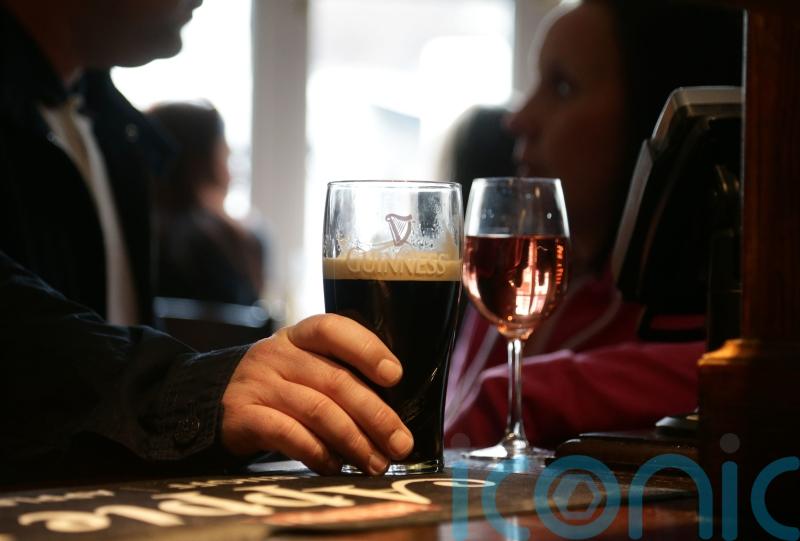 One in four drinkers are now binge drinking, data suggests