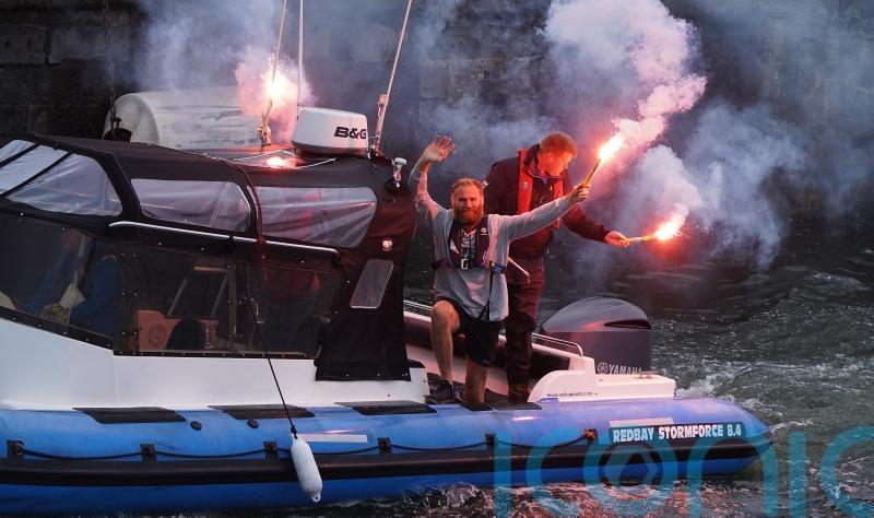 Damian Browne arrives to hero’s welcome after rowing to Ireland from New York