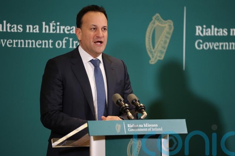 Varadkar: ‘Too simplistic’ to blame Fine Gael and Fianna Fail for health crisis