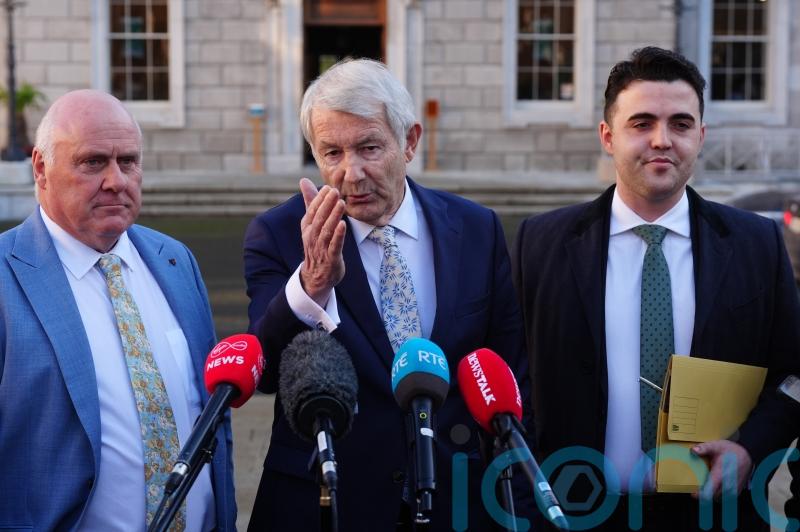 Lowry faces off with reporters over Tribunal questioning