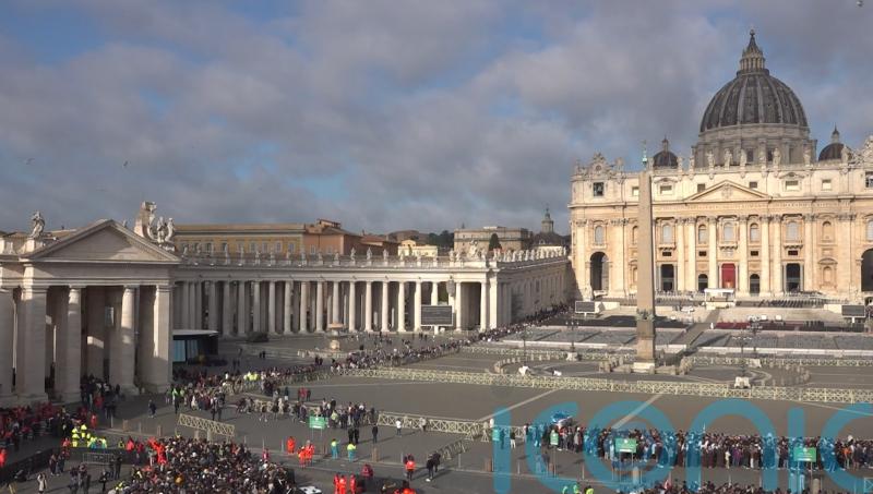 Quarter of a million people viewed Pope’s body over three days, says Vatican