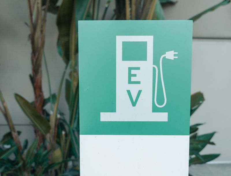 Tipperary councillor criticises three month delay in activating new Clonmel EV charging points  