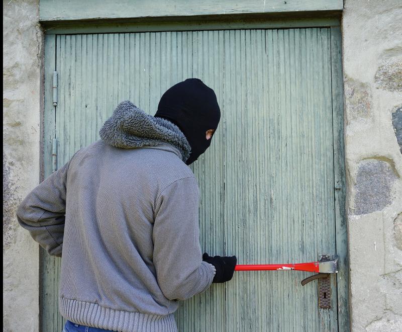 They're looking for three people in Tipperary to help beat the burglar!