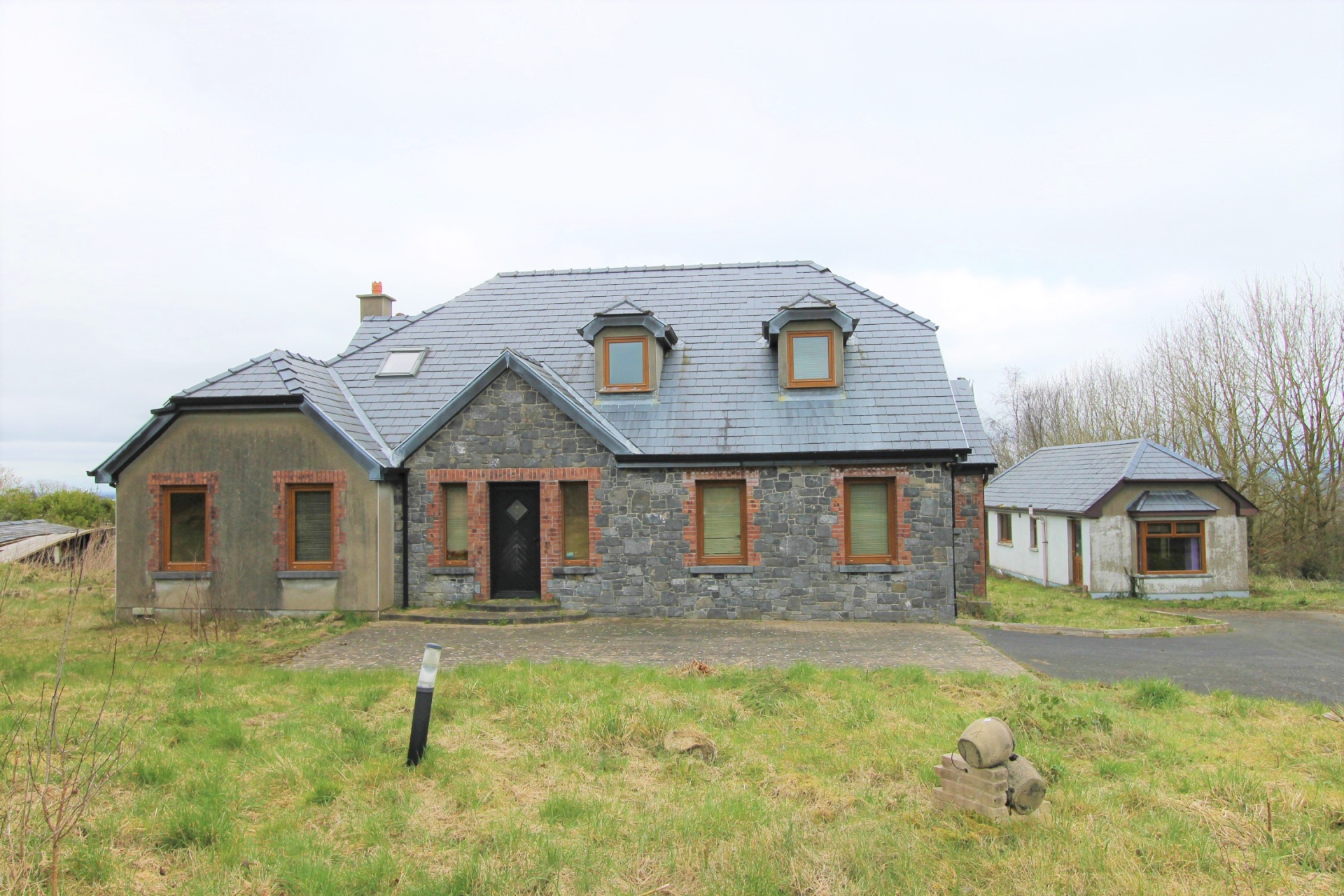 Tipperary house sells for €55,000 above reserve as auction sparks
